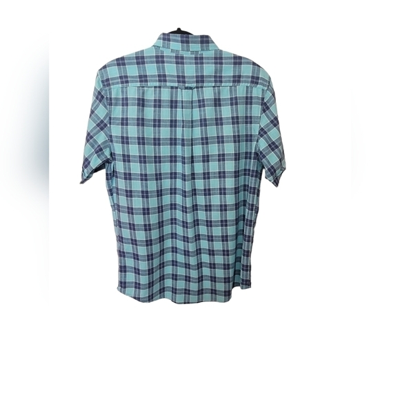 Izod Young Men's short sleeve button down shirt - Picture 2 of 7